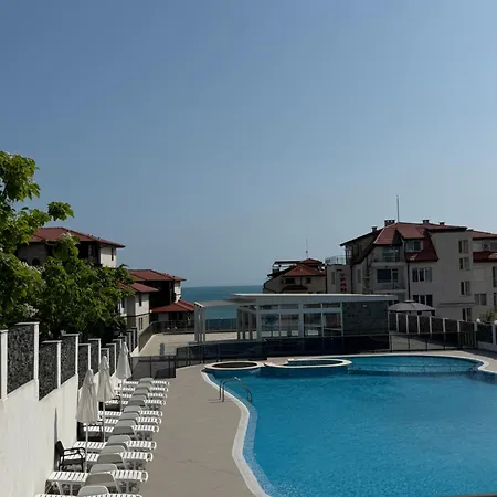Luxury Seaside With Seaview سفيتي فلاس