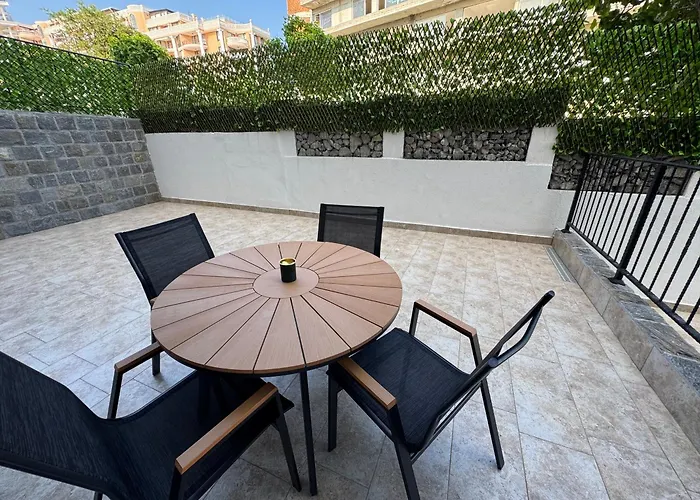 Luxury Seaside With Seaview Apartament *